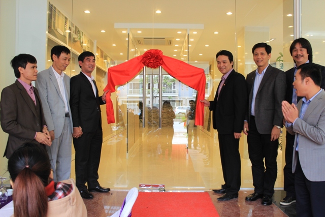 Opening of Viglacera Linh Quan showroom at Van Phu urban zone, Ha Dong